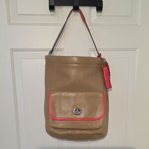 Pre-owned Coach Legacy Archive Bucket Leather Shoulder Bag with Pink Trim